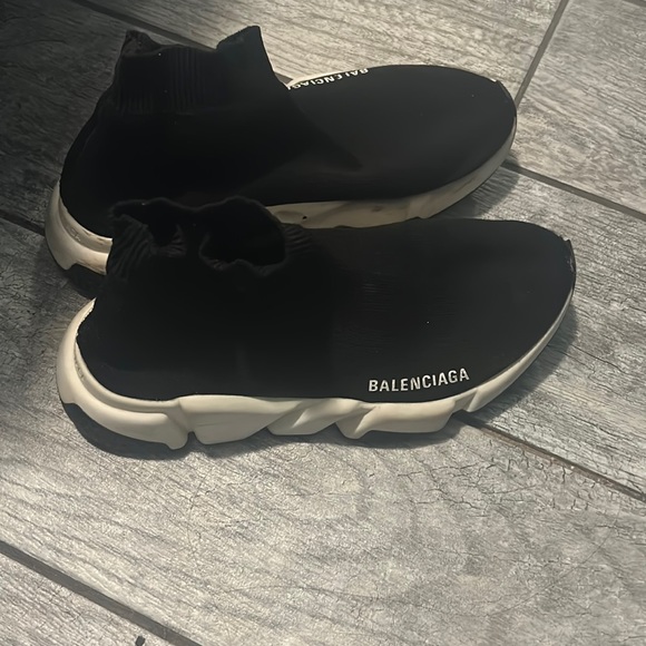 Balenciaga shoes - Picture 1 of 3